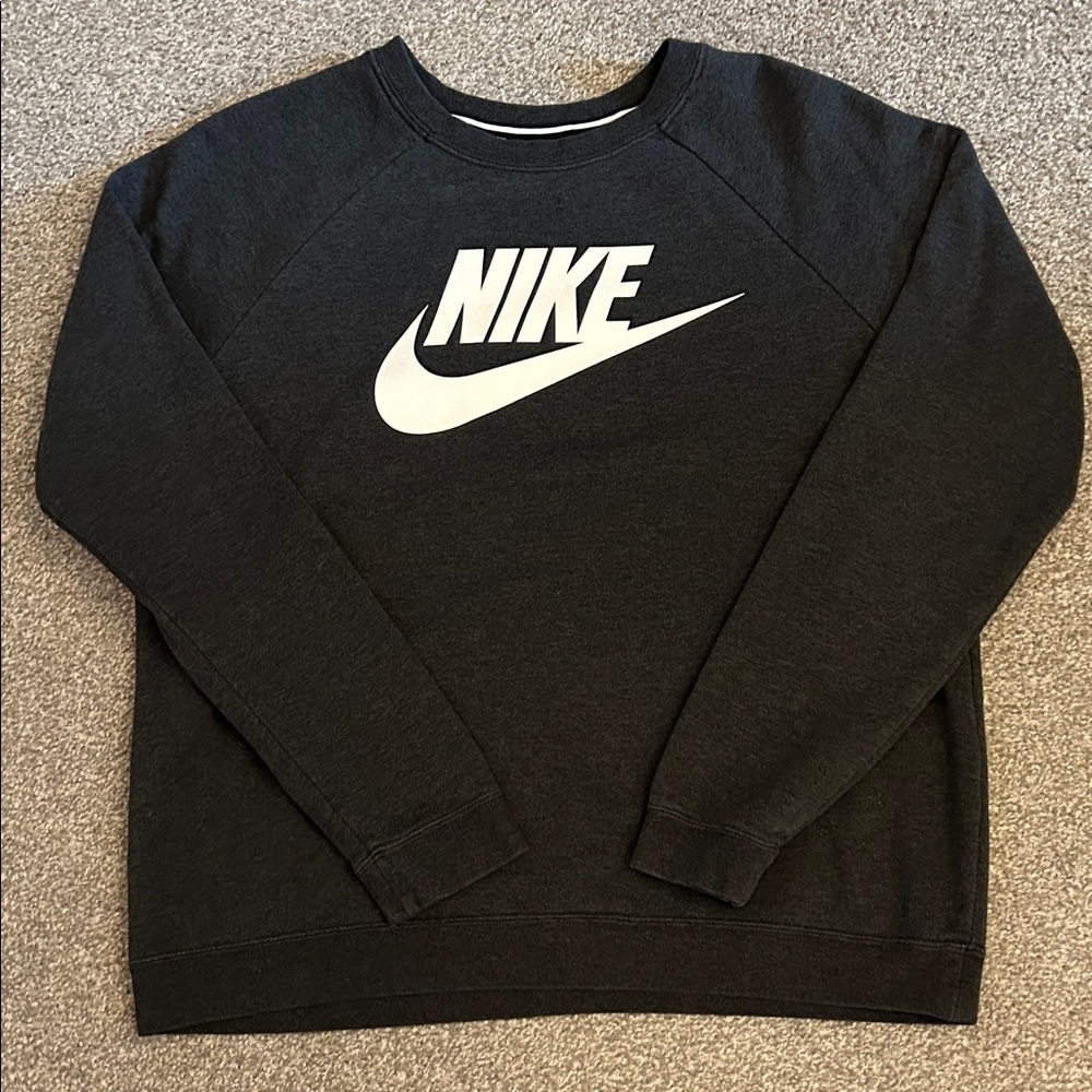 Nike women’s sweatshirt size L